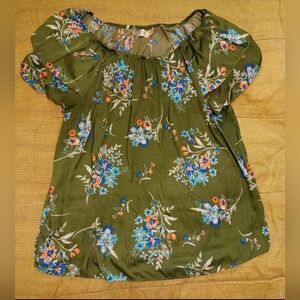 TERRA & SKY Women's Navy Green Floral Double Capped Ruffle Sleeve Flowy Blouse